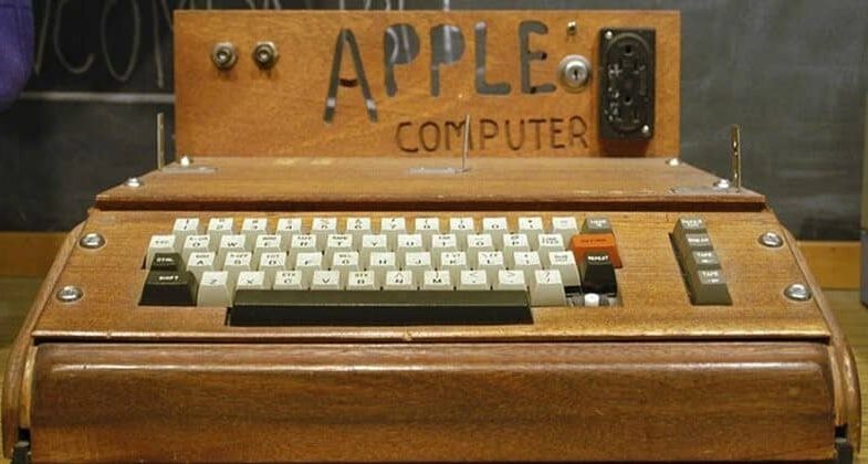 Старый компьютер Apple