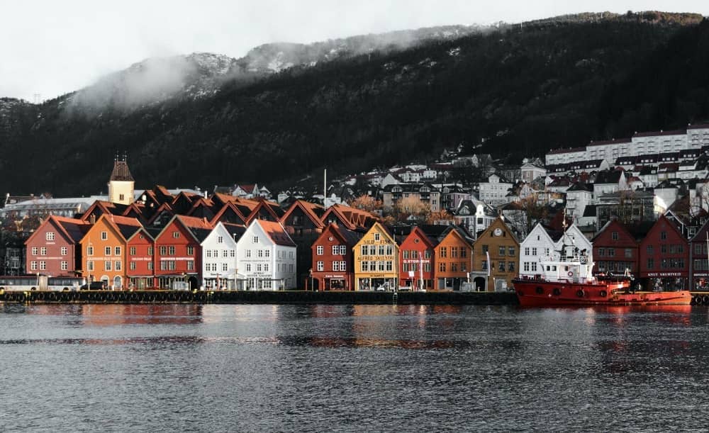 Исторический район города Берген в Норвегии, который защищают системы Ajax Systems