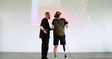 VR1-min