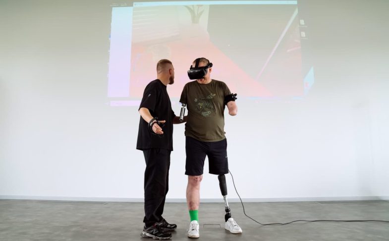 VR1-min