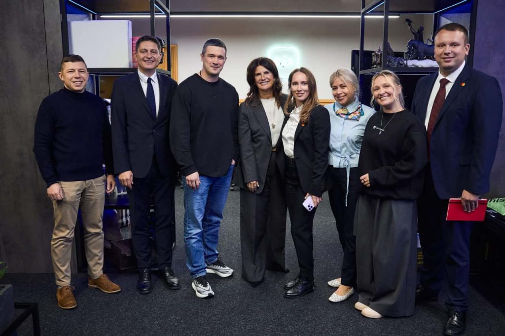 Минцифра и Mastercard 