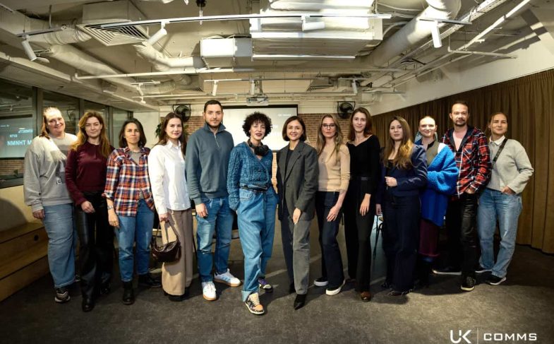 UK сomms сlub2-min