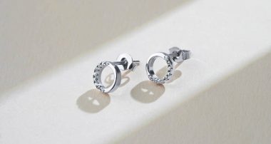 Пусети з білого золота