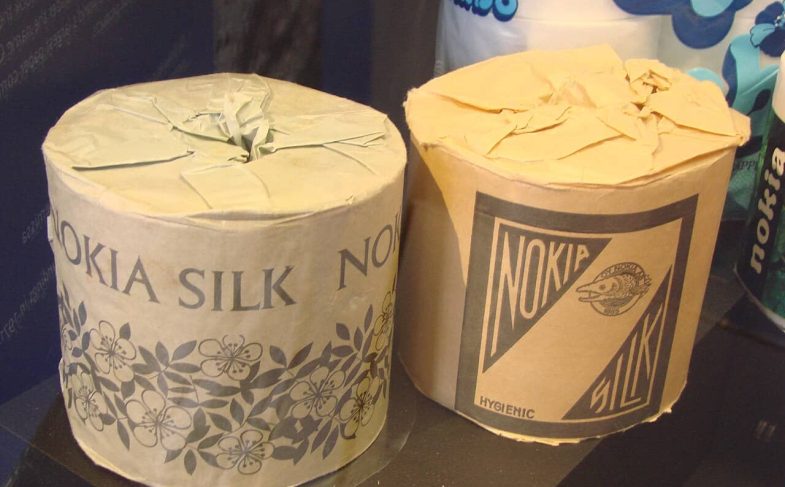 В середині XX сторіччя Nokia виробляла зокрема й туалетний папір