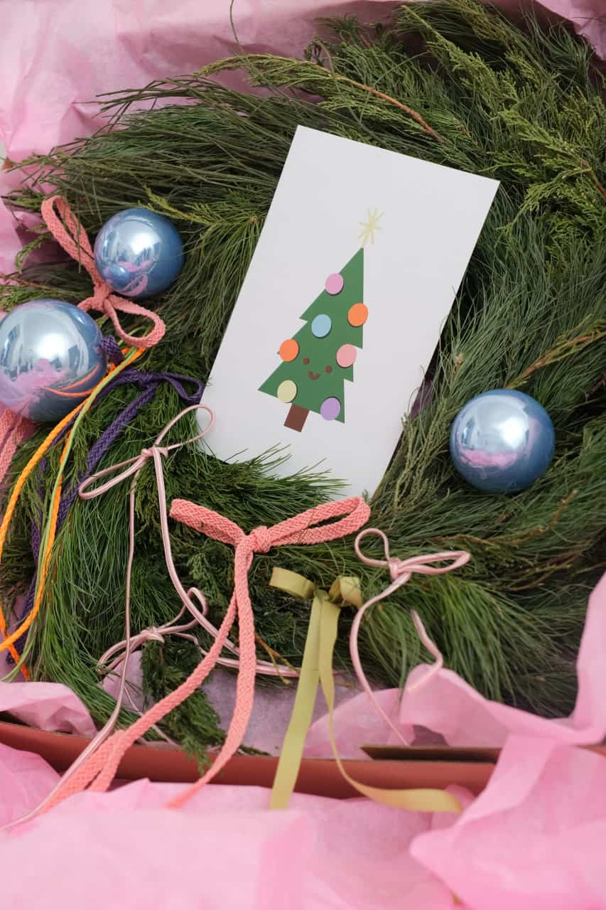 Агенція ahentsiia та Дика квіткарня випустили дроп різдвяних вінків