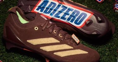 Snickers® та adidas